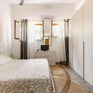 Casa , Catania Italia
